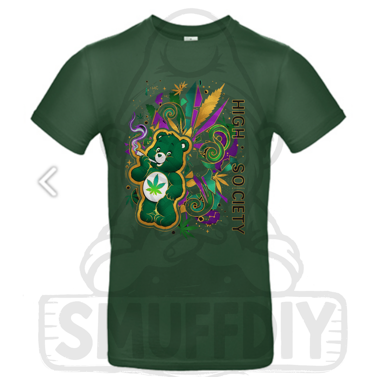 T-Shirt 'Ganja-Bär High Society' in Dunkelgrün - kultiger Cannabis Bär trifft auf unikates Design. Streetwear by SmuffDIY