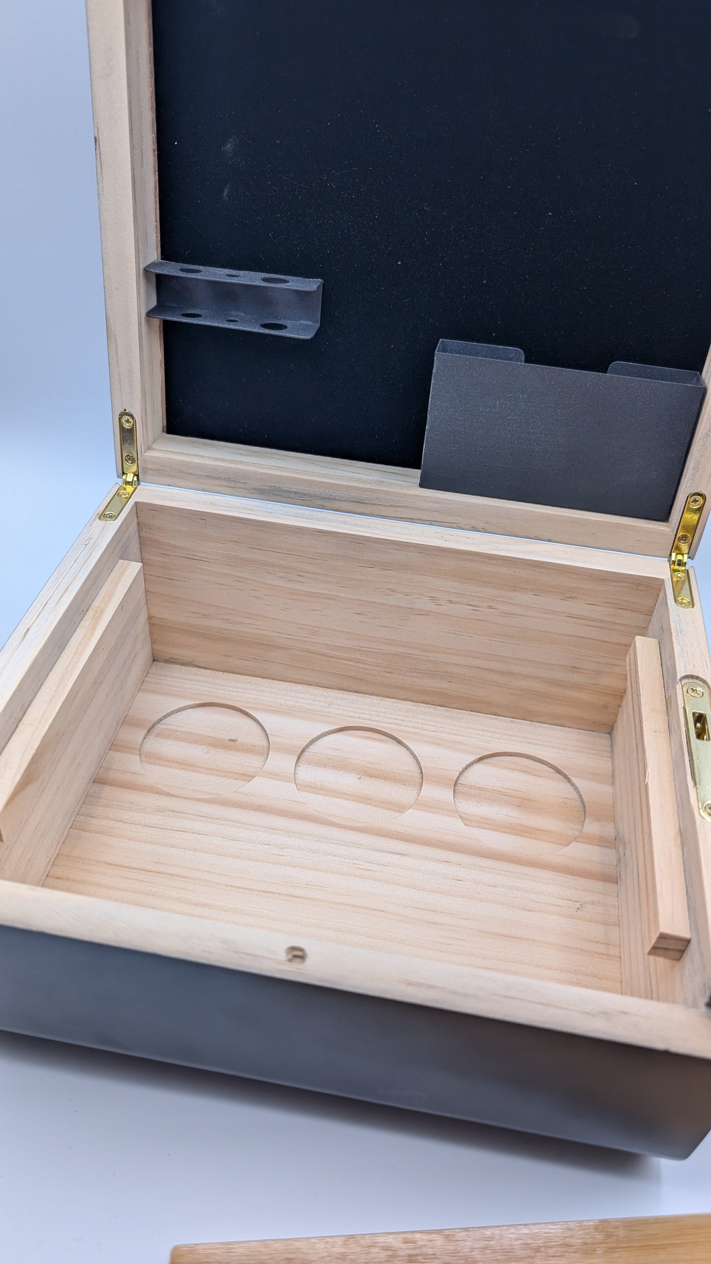 Smoking Box schwarz mit Schlüssel