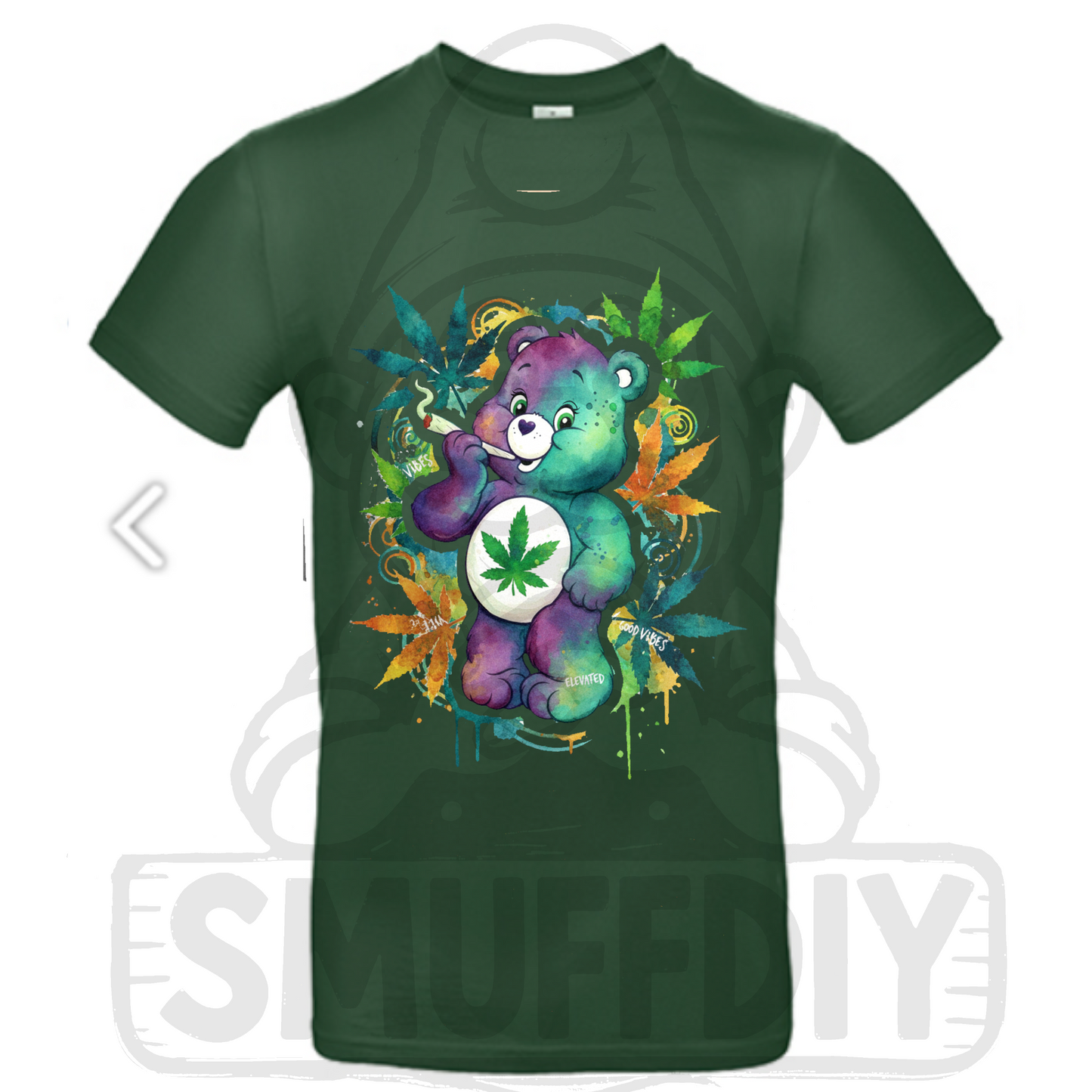 T-Shirt 'Ganja-Bär Colour' in Dunkelgrün - das Kifferbärchen im ansprechendem Look als Streetwear by SmuffDIY